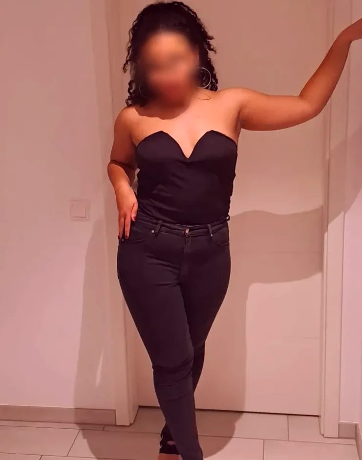 Amelie, 27
