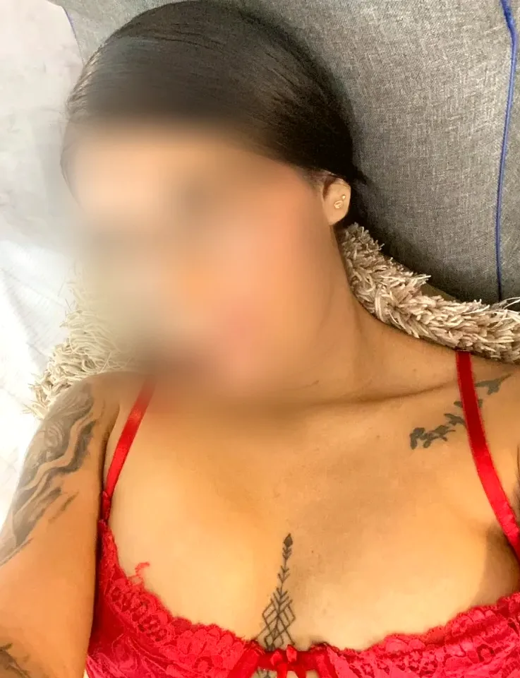 Celina, 24