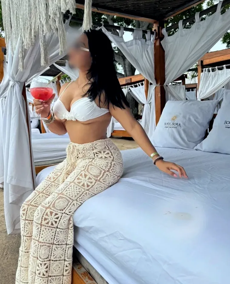 Katrin, 28