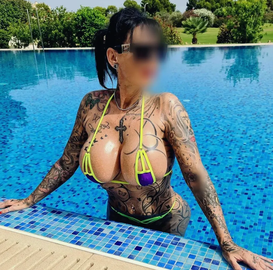 Lucia, 39