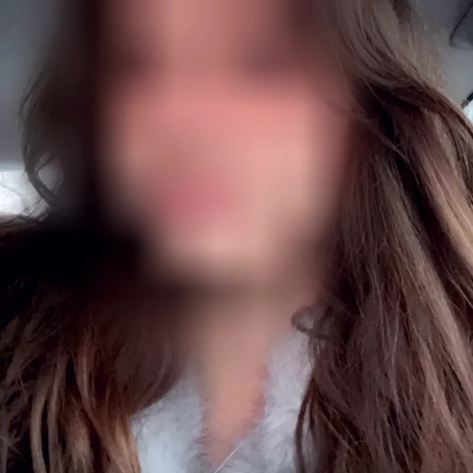Miriam, 23