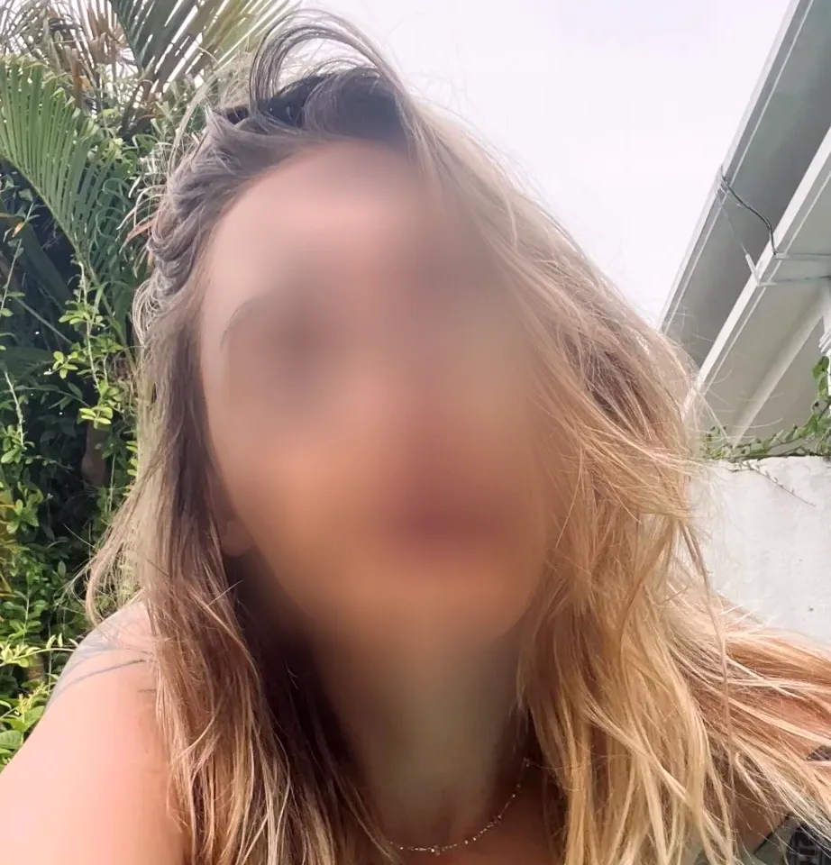 Rebecca, 26